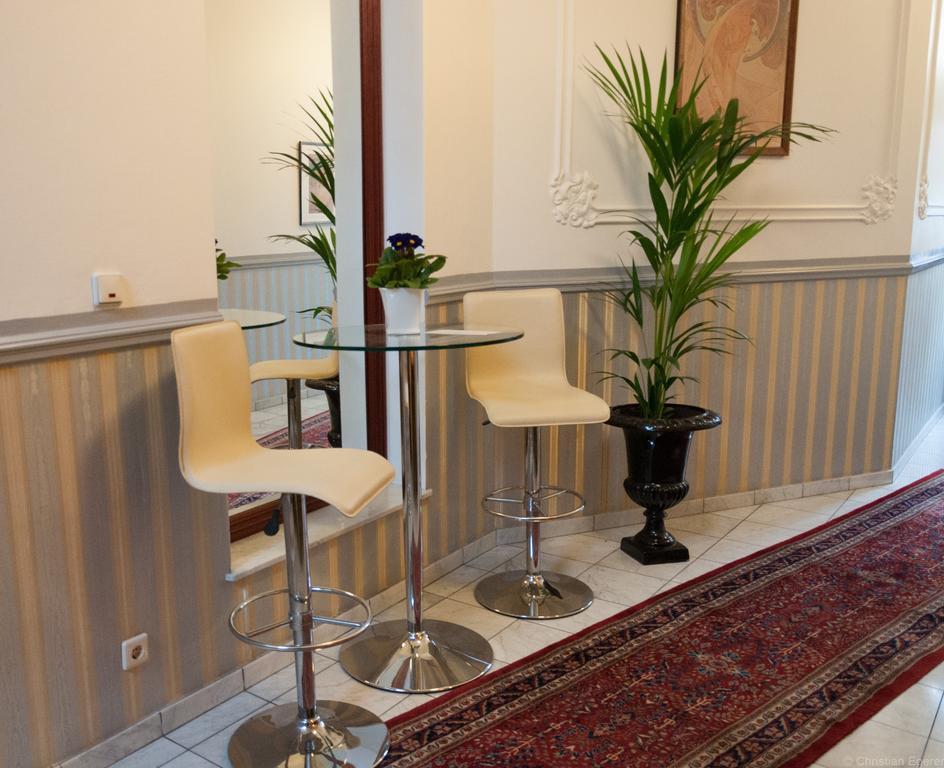 Garni Hotel Drei Lilien Wiesbaden Exteriör bild